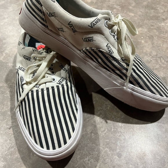 VANS COMFY CUSH ERE PINNED BLACK WHITE BEETLEJUICE SHOES ME S SIZE 11 - Picture 7 of 10